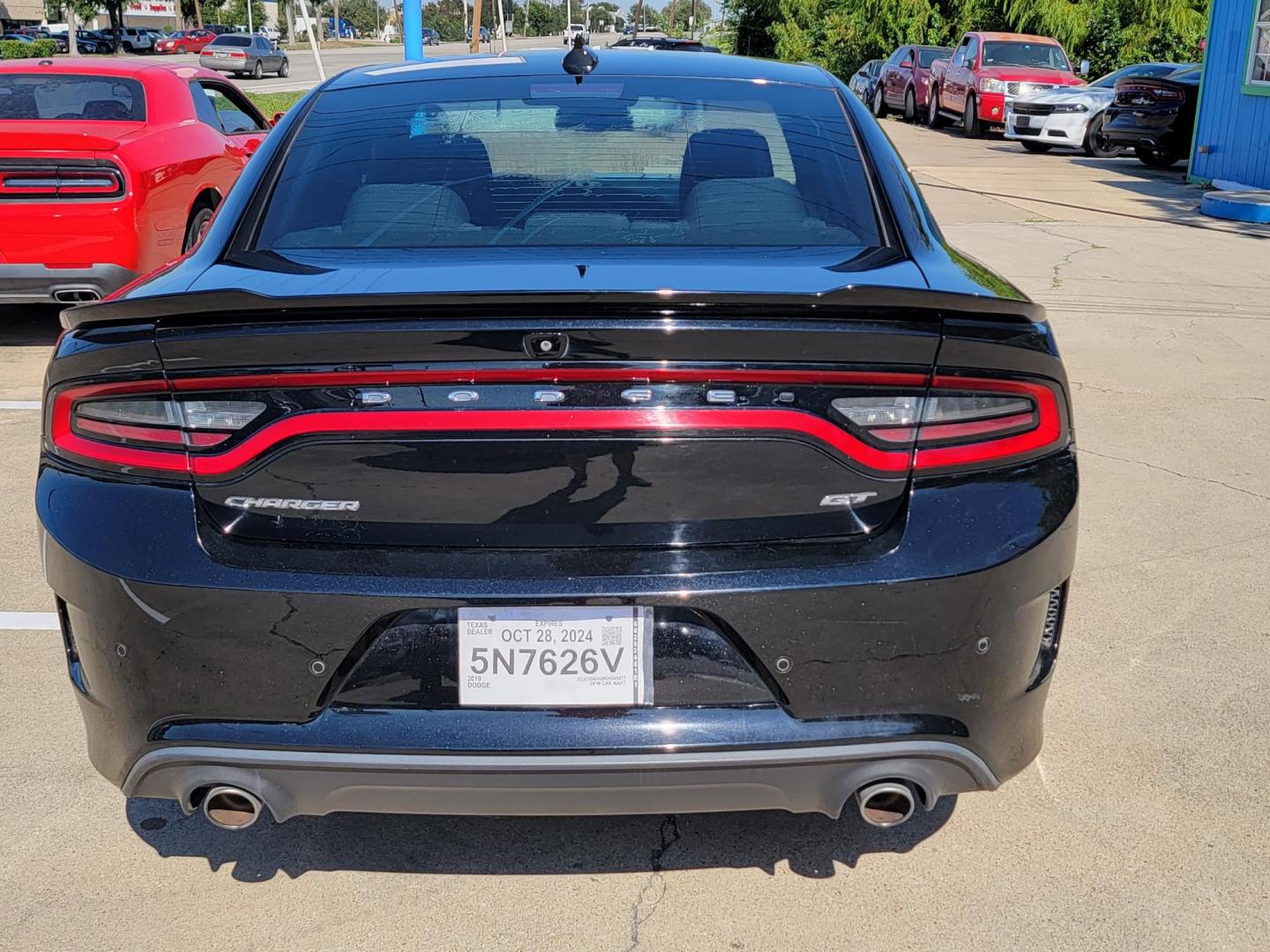 2019 Black Dodge Charger SXT Plus (2C3CDXHG8KH) with an 3.6L V6 DOHC 24V engine, 8A transmission, located at 2020 East Division Street, Arlington, TX, 76011, (817) 801-3191, 32.742390, -97.076874 - Photo#3