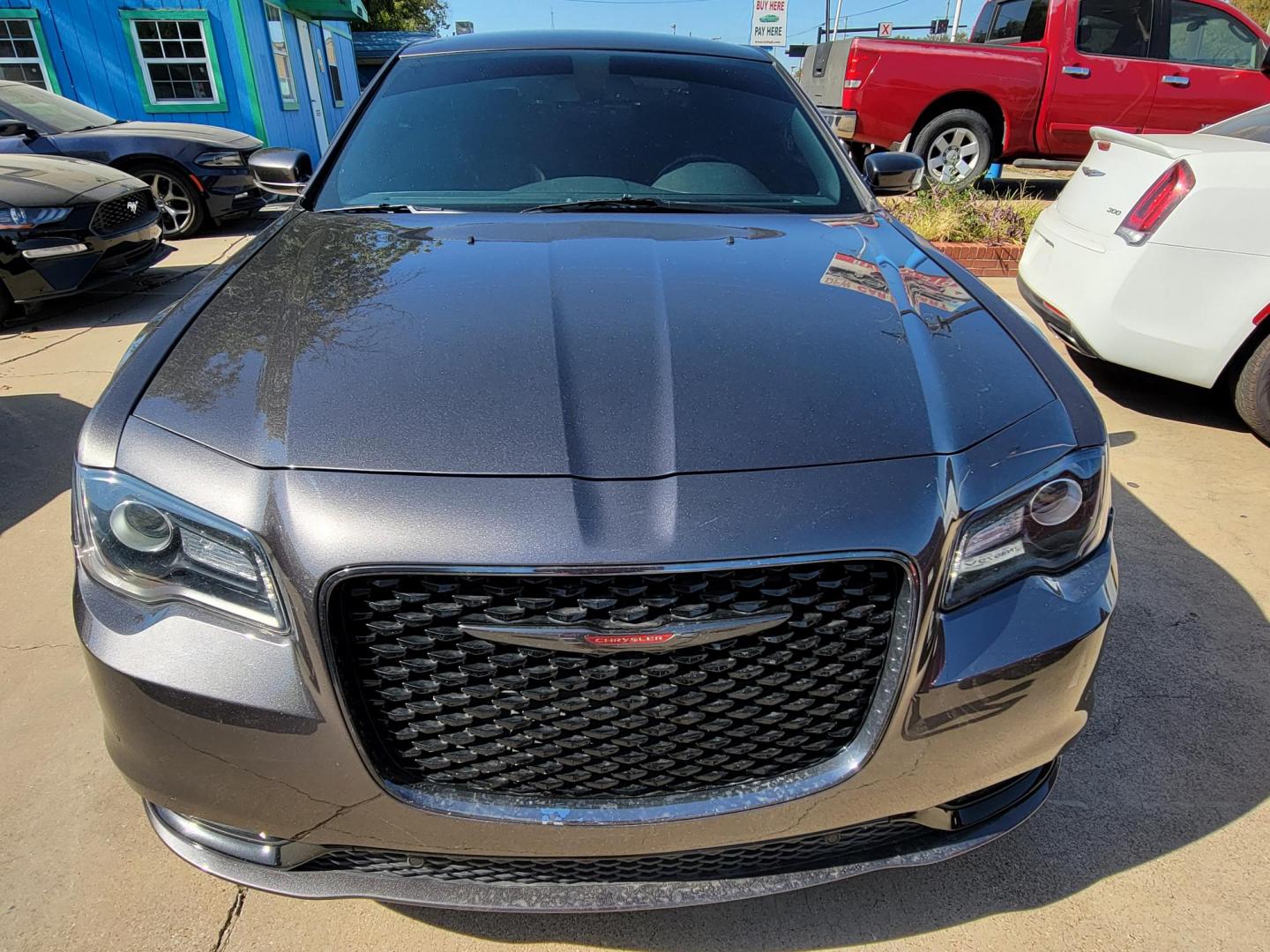 2021 GRAY Chrysler 300 S V6 RWD (2C3CCABG1MH) with an 3.6L V6 DOHC 24V engine, 8A transmission, located at 2020 East Division Street, Arlington, TX, 76011, (817) 801-3191, 32.742390, -97.076874 - Photo#7