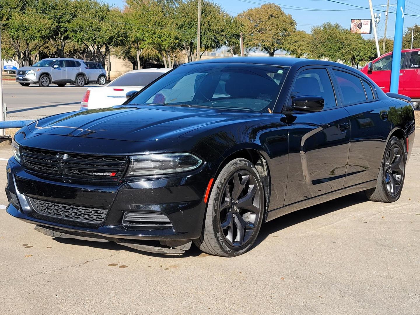 2020 Black Dodge Charger SXT (2C3CDXBG1LH) with an 3.6L V6 DOHC 24V engine, 8A transmission, located at 2020 East Division Street, Arlington, TX, 76011, (817) 801-3191, 32.742390, -97.076874 - Photo#5