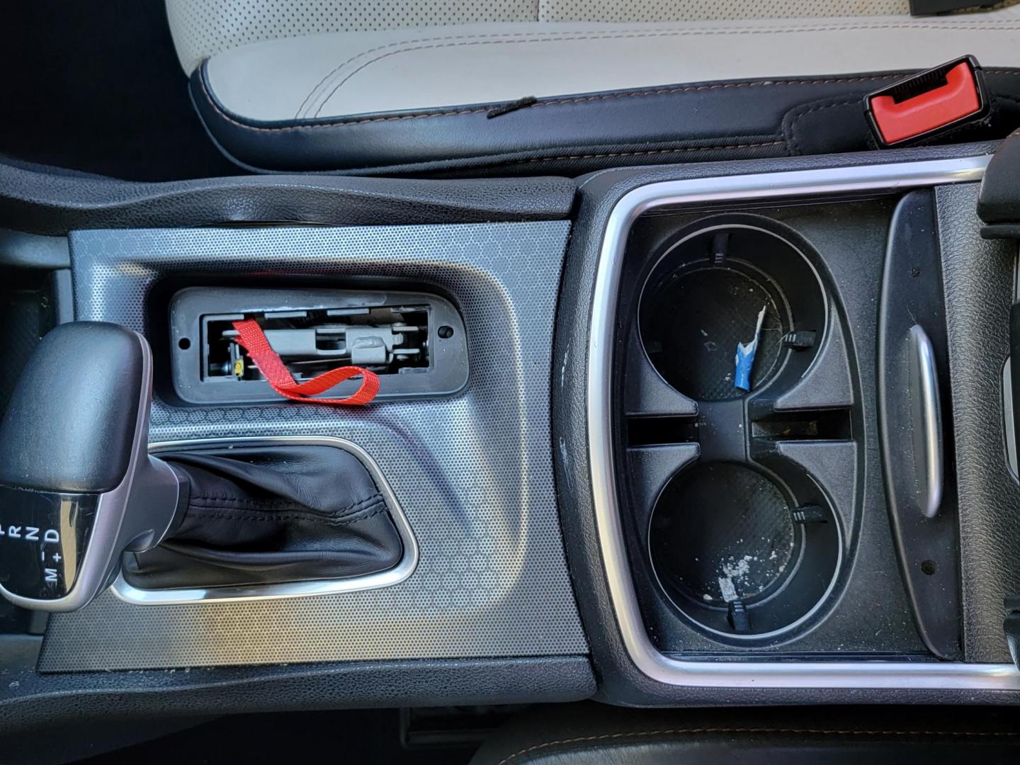 2015 Blue Dodge Charger R/T (2C3CDXCTXFH) with an 5.7L V8 OHV 16V engine, 8-Speed Automatic transmission, located at 2020 East Division Street, Arlington, TX, 76011, (817) 801-3191, 32.742390, -97.076874 - Photo#13